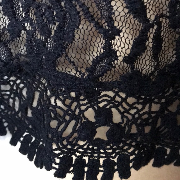 MINT LACE BLACK CROP TOP WITH LACE - Picture 2 of 5